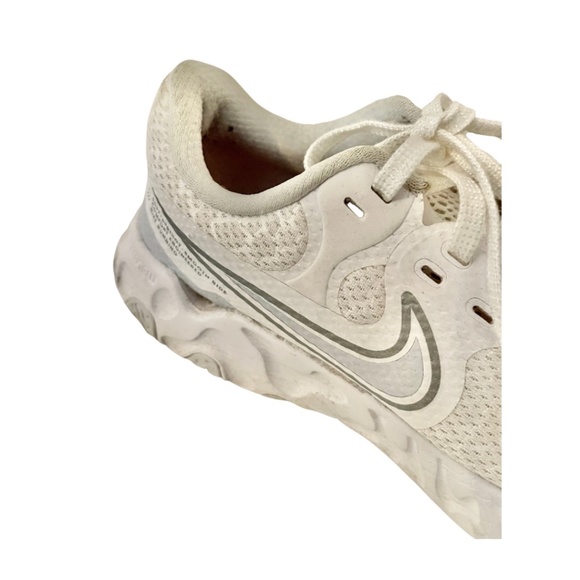 Nike Renew Ride 2 Womens Running Casual Shoe White Cu3508-105 Size 7.5 - Picture 4 of 5